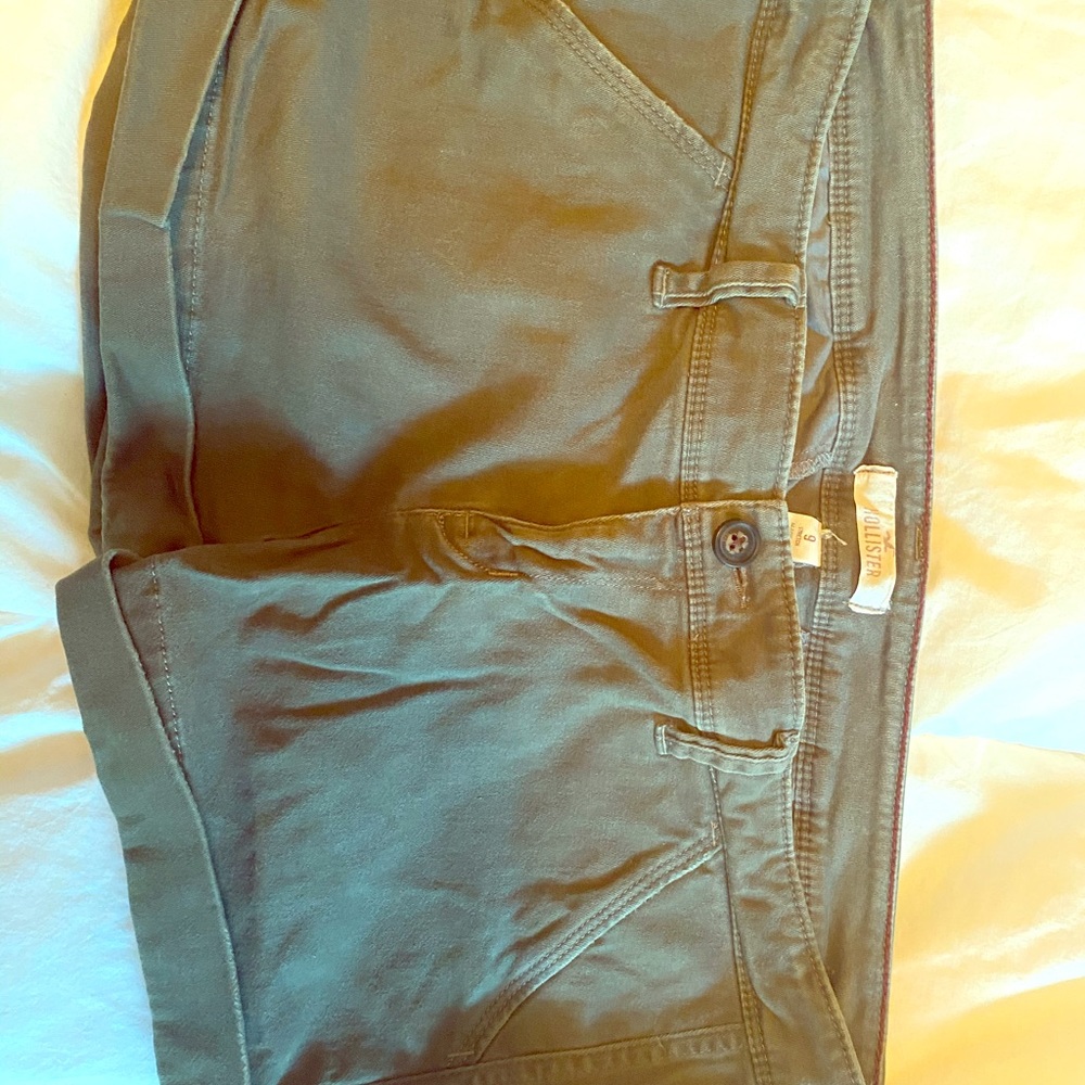 Shorts - camp green